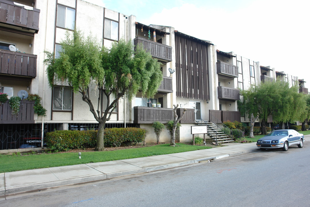 Willow Park in San Jose, CA - Building Photo