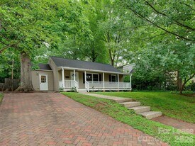 2329 Kingsbury Dr in Charlotte, NC - Building Photo