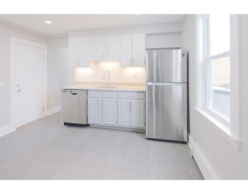 259 Calvary St in Waltham, MA - Building Photo - Building Photo