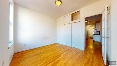 26 King St in New York, NY - Building Photo - Building Photo