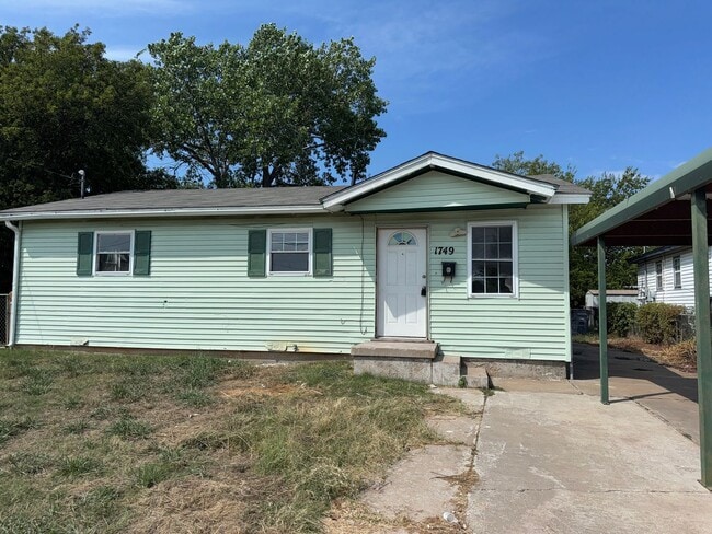 property at 1749 SW 12th St