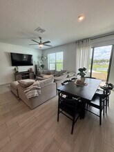 1011 White Oak Ter in Riviera Beach, FL - Building Photo - Building Photo