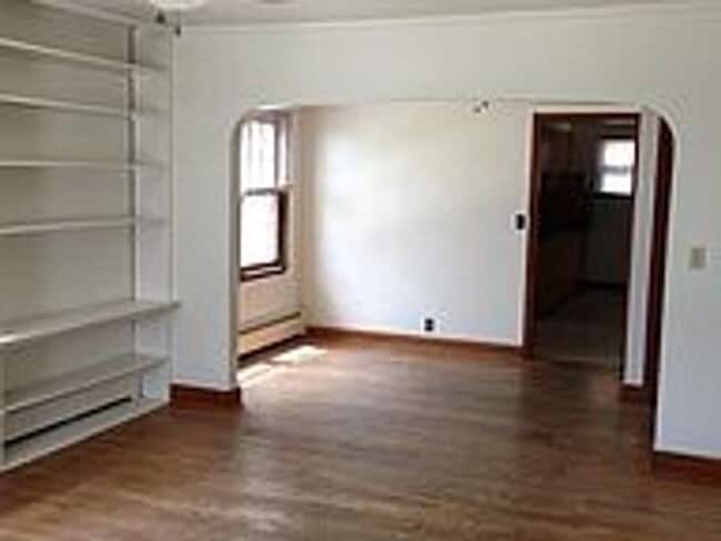 711 Orchard St in Iowa City, IA - Building Photo - Building Photo