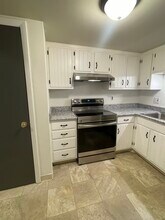 300 WINDING Way, Unit B4 in Downingtown, PA - Foto de edificio - Building Photo