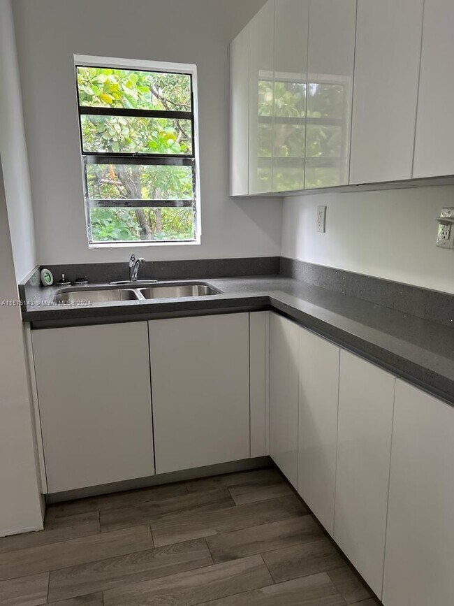 27 NE 60th Ter in Miami, FL - Building Photo - Building Photo