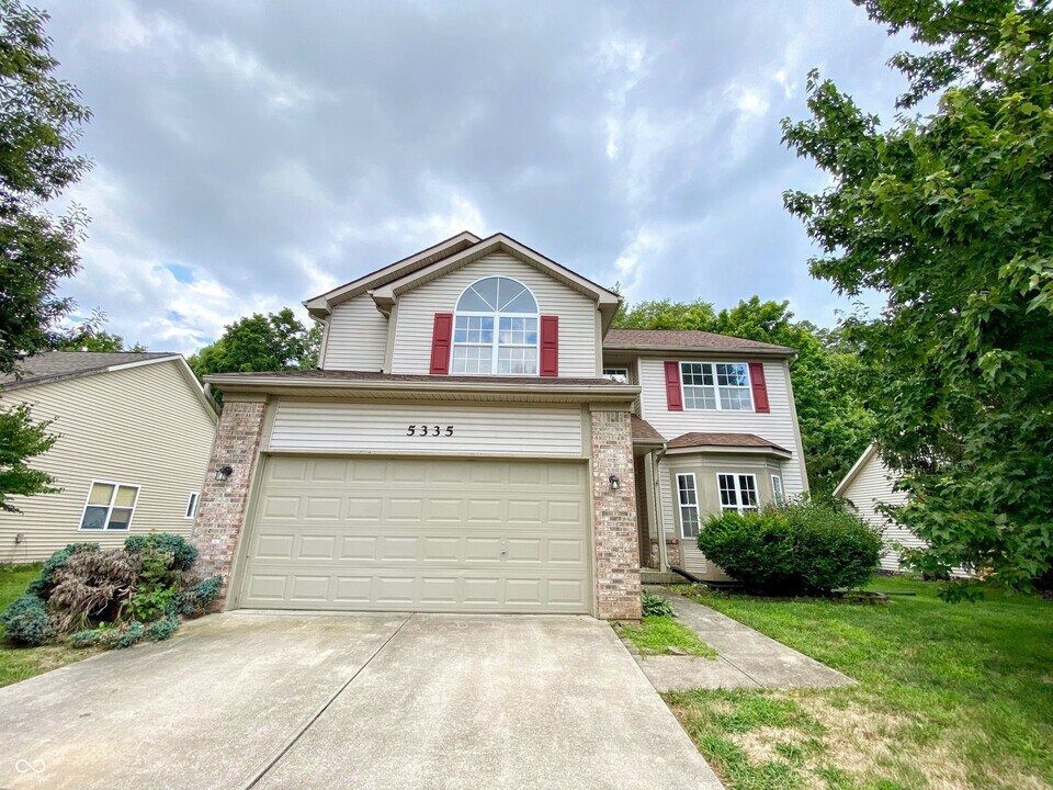 5335 Rippling Brook Way in Carmel, IN - Building Photo