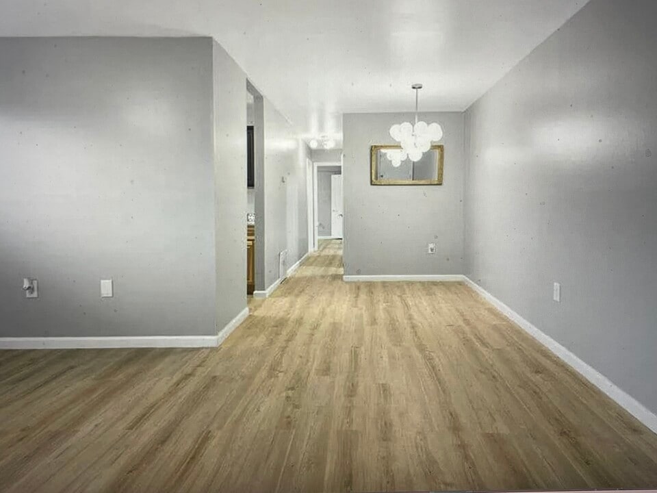 1175 Carriage Cir, Unit 104 in Bristol, VA - Building Photo