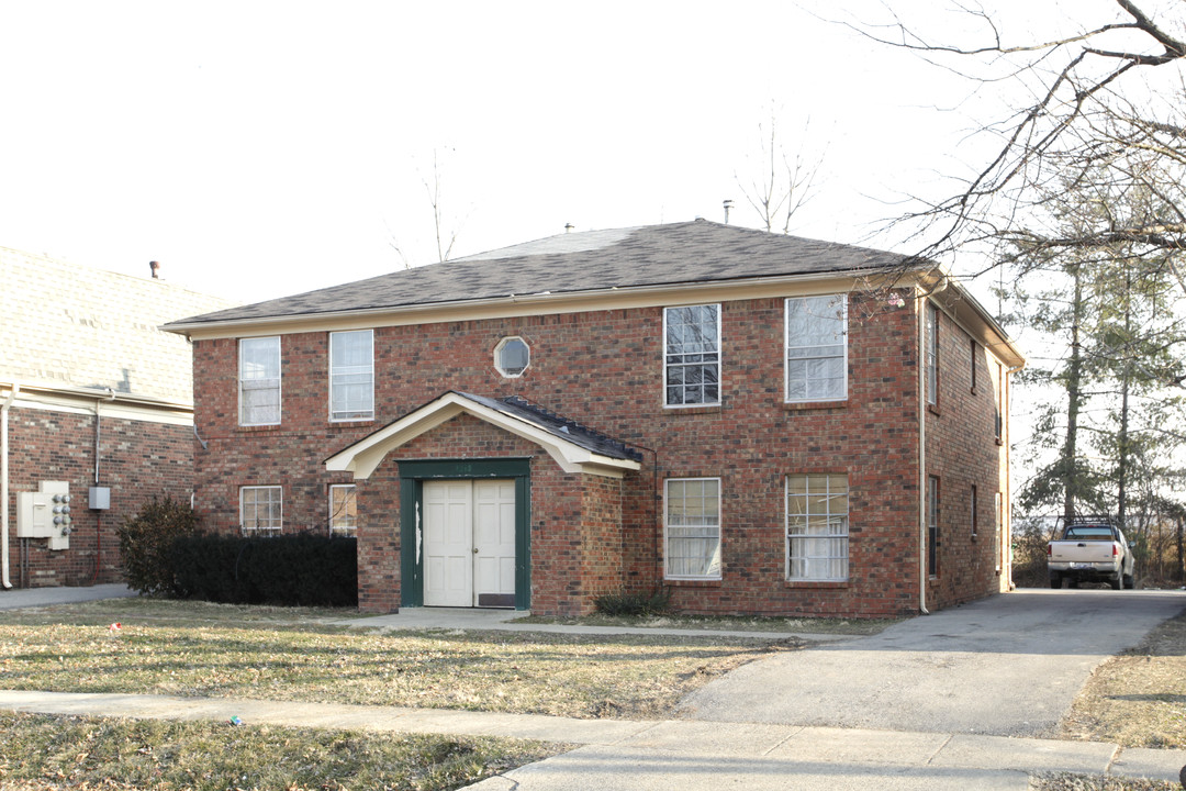 7513 Garrison Rd in Louisville, KY - Building Photo