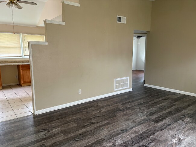 5406 Sir Barton Rd in Louisville, KY - Building Photo - Building Photo