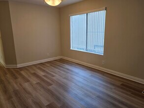 1250 S Westgate Ave, Unit #103 in Los Angeles, CA - Foto de edificio - Building Photo