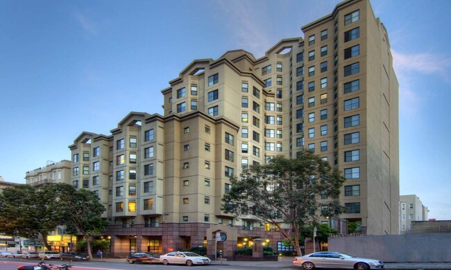 Geary Courtyard in San Francisco, CA - Building Photo - Building Photo