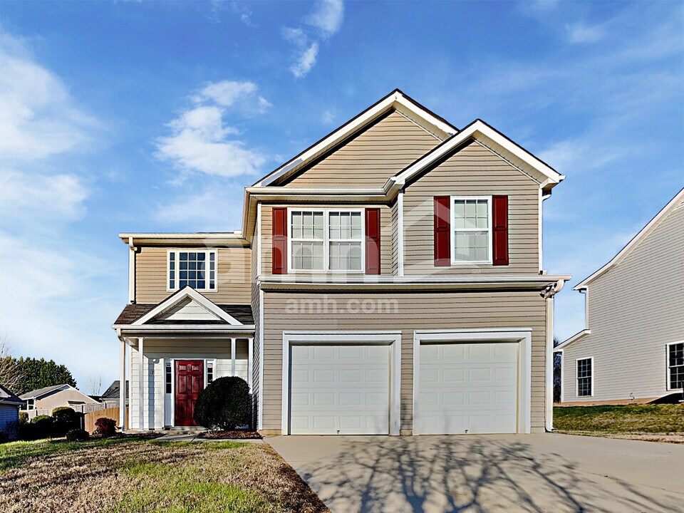 1710 Beeson Park Ln in Kernersville, NC - Building Photo