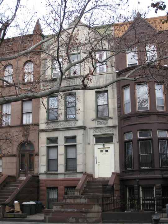 275 Hancock St in Brooklyn, NY - Building Photo