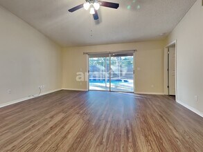 17758 Oak Bridge St in Tampa, FL - Foto de edificio - Building Photo