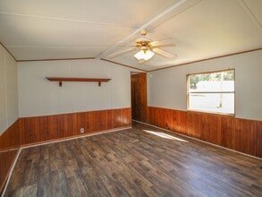166 Cameron Cir in Muscle Shoals, AL - Building Photo - Building Photo