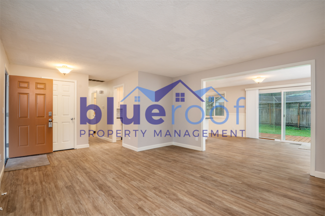4968 Oakridge Rd in Lake Oswego, OR - Building Photo - Building Photo