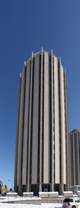 Litchfield Towers - Tower B in Pittsburgh, PA - Foto de edificio