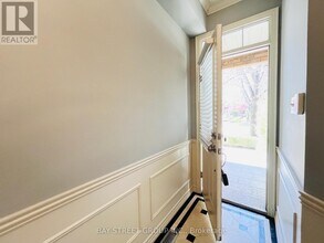 180-180 Blue Willow Dr in Vaughan, ON - Building Photo - Building Photo