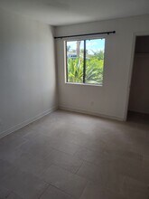 13343 Rancho Penasquitos Blvd, Unit B104 in San Diego, CA - Foto de edificio - Building Photo