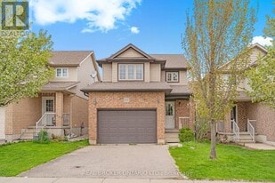 1047 Marquette Dr in Woodstock, ON - Building Photo