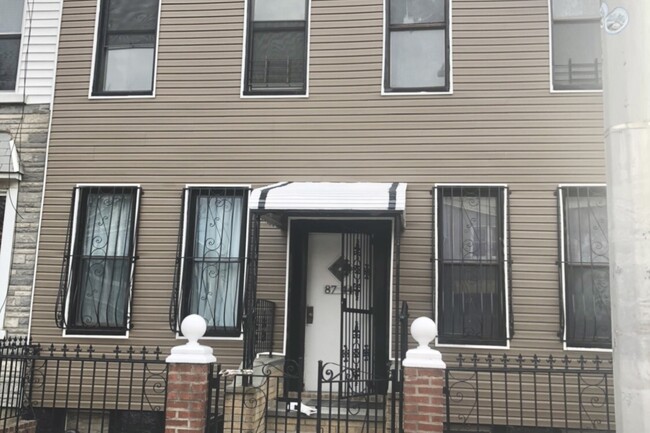 8744 124th St, Unit 1