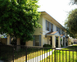 1018 N Sacramento Ave Apartments