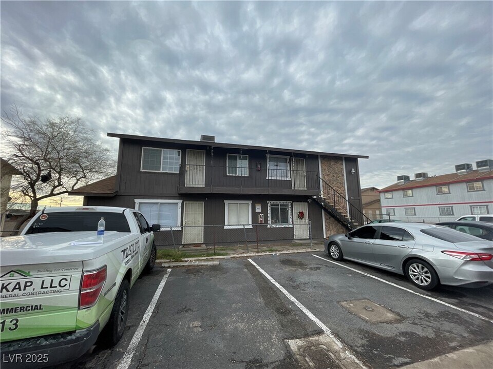 4961 Apollostar Ct in Las Vegas, NV - Building Photo