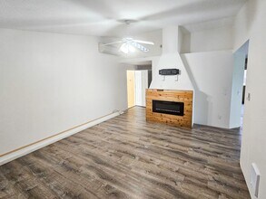 599 Page Ct in Salem, OR - Building Photo - Building Photo