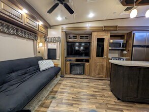 1054 Cross Springs Ct, Unit ADU in San Jose, CA - Foto de edificio - Building Photo