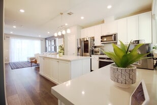 164 Agustin Narvaez St in San Jose, CA - Building Photo