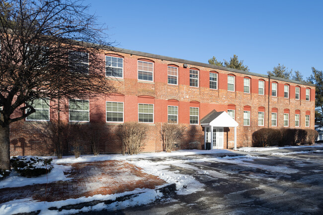 45 Western Ave in Biddeford, ME - Foto de edificio - Building Photo