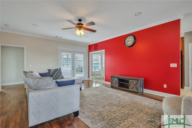 property at 720 English Oak Dr