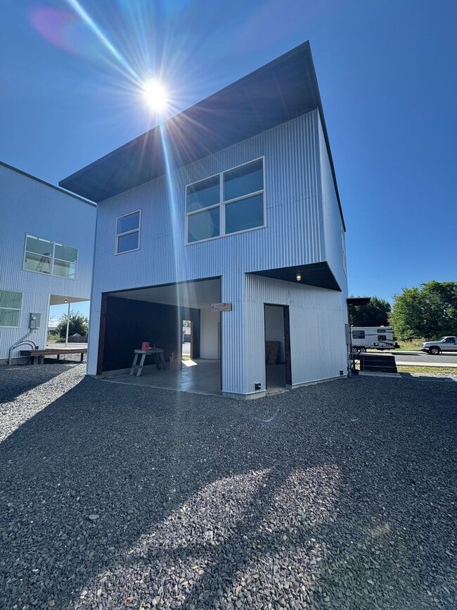 402 Windsor Court in Ellensburg, WA - Building Photo - Building Photo