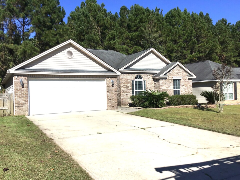 192 Aquinnah Dr in Pooler, GA - Building Photo