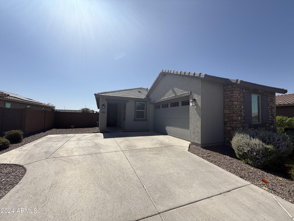 21067 E Estrella Rd in Queen Creek, AZ - Foto de edificio