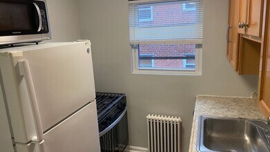 8320 Roanoke Ave in Takoma Park, MD - Building Photo - Building Photo