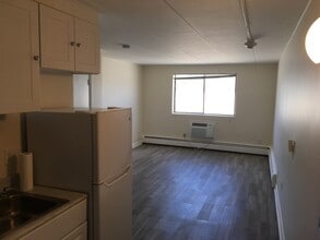 186 Lexington St, Unit 9 in Waltham, MA - Foto de edificio - Building Photo