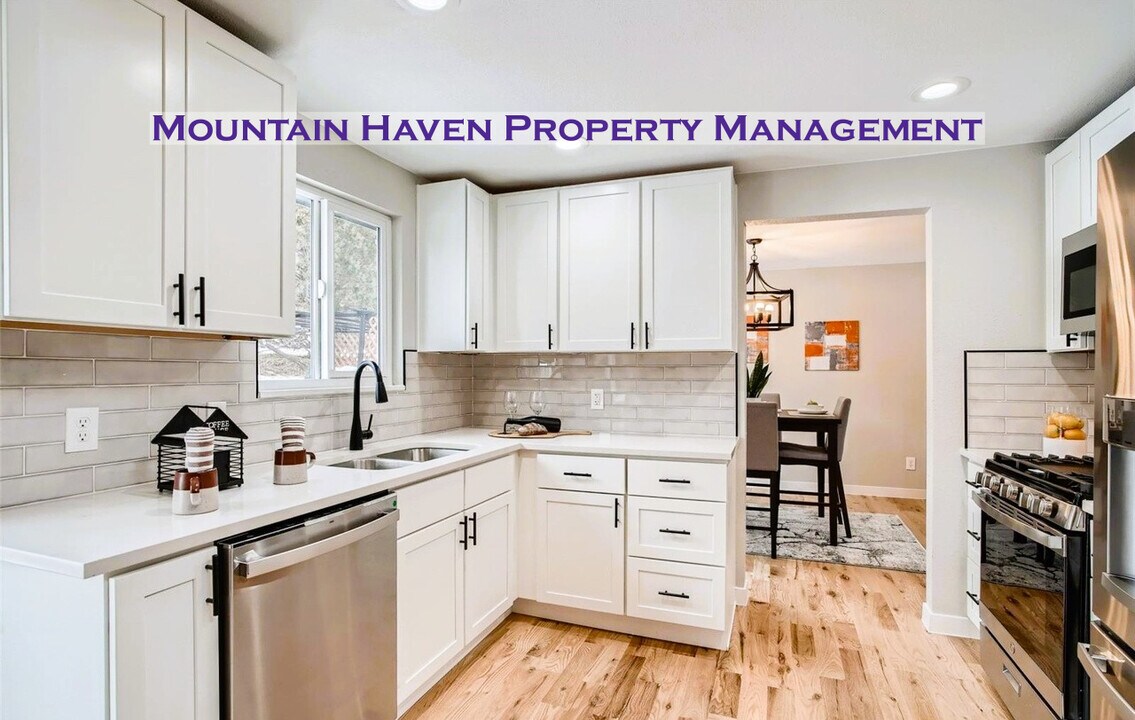 30150 Stagecoach Blvd in Evergreen, CO - Building Photo