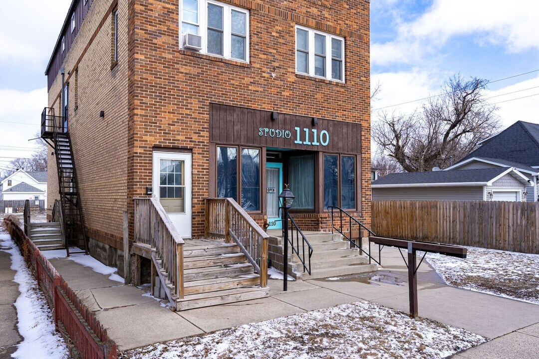 1110 2nd Ave N in Grand Forks, ND - Building Photo