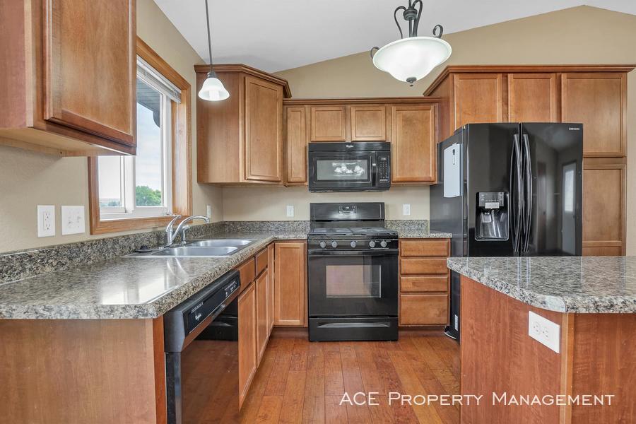 486 Bluebird Dr in Box Elder, SD - Building Photo