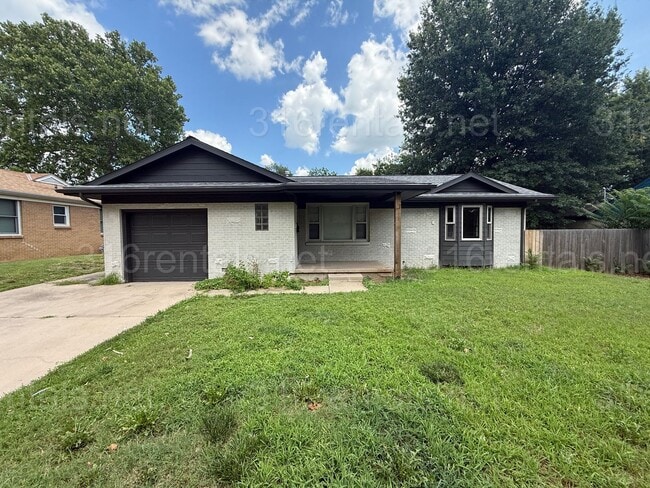 property at 2326 S Fountain St