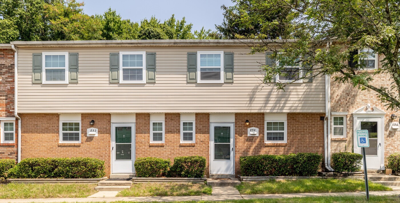 Seven Oaks Townhomes in Edgewood, MD - Building Photo