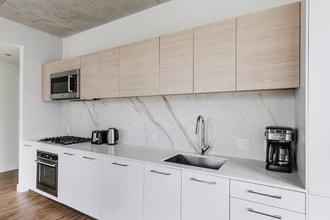 630 W Randolph St in Chicago, IL - Building Photo - Building Photo