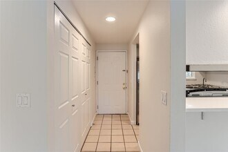 7288 West Lake Sammamish Pkwy NE in Redmond, WA - Building Photo - Building Photo