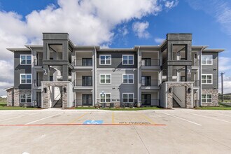 Freestone Greenville in Greenville, TX - Foto de edificio - Building Photo