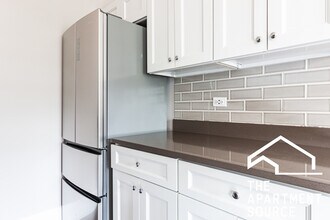 817 W Lakeside Pl in Chicago, IL - Building Photo - Building Photo
