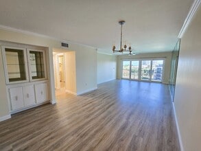 3939 Ocean Dr in Vero Beach, FL - Building Photo - Building Photo