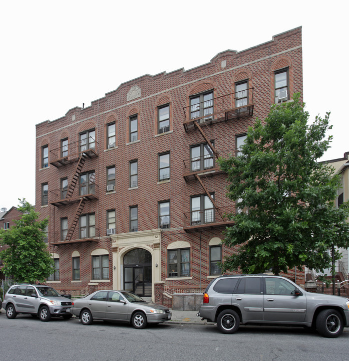 Thelma Apartments in Brooklyn, NY - Foto de edificio