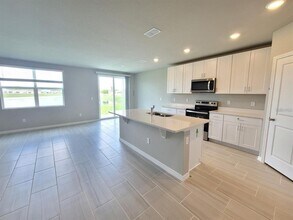 13911 Richland Gulf Cir in Parrish, FL - Building Photo - Building Photo