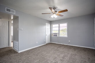 Claremont in Dallas, TX - Building Photo - Interior Photo